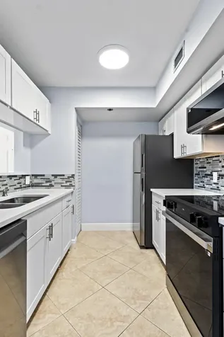 123 Yacht Club Way Hypoluxo FL 33462