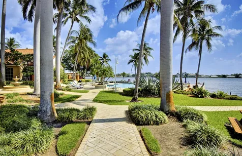 123 Yacht Club Way Hypoluxo FL 33462