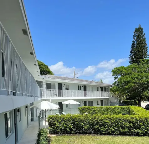480 W Camino Real Boca Raton FL 33432