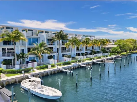 2743 Ne 1st Street Pompano Beach FL 33062