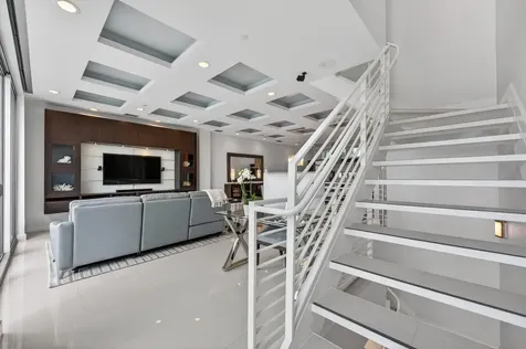 2743 Ne 1st Street Pompano Beach FL 33062