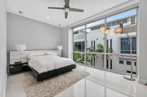 2743 Ne 1st Street Pompano Beach FL 33062