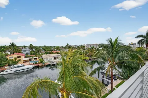 2743 Ne 1st Street Pompano Beach FL 33062