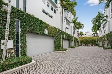 2743 Ne 1st Street Pompano Beach FL 33062