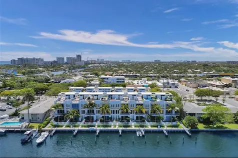 2743 Ne 1st Street Pompano Beach FL 33062