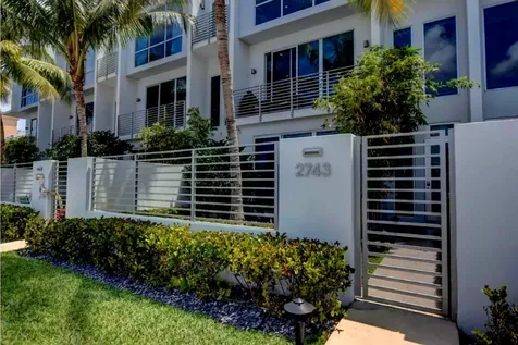 2743 Ne 1st Street Pompano Beach FL 33062