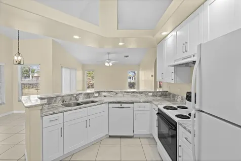 241 Se Starfish Port Saint Lucie FL 34984