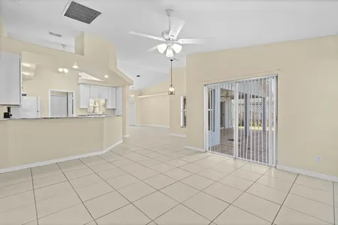 241 Se Starfish Port Saint Lucie FL 34984