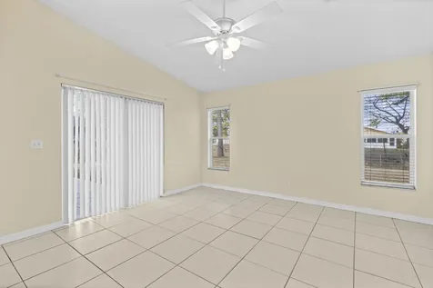 241 Se Starfish Port Saint Lucie FL 34984