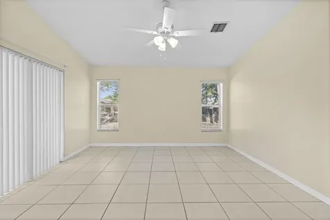 241 Se Starfish Port Saint Lucie FL 34984