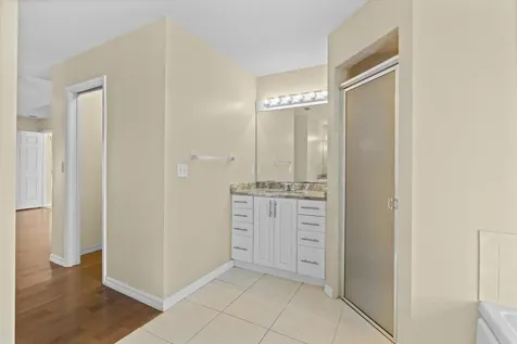 241 Se Starfish Port Saint Lucie FL 34984
