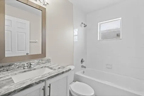 241 Se Starfish Port Saint Lucie FL 34984