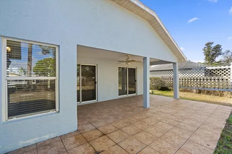 241 Se Starfish Port Saint Lucie FL 34984