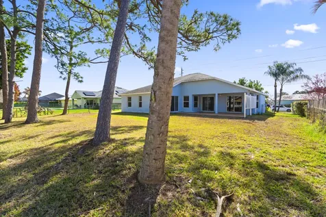 241 Se Starfish Port Saint Lucie FL 34984