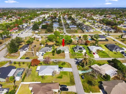 241 Se Starfish Port Saint Lucie FL 34984