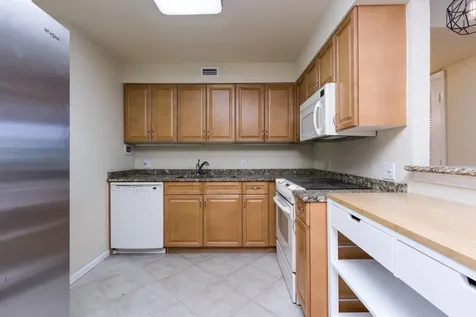 1000 Spanish River Road Boca Raton FL 33432