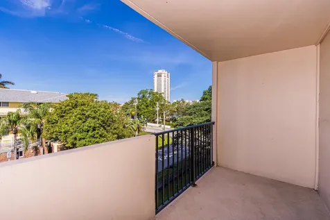 1000 Spanish River Road Boca Raton FL 33432