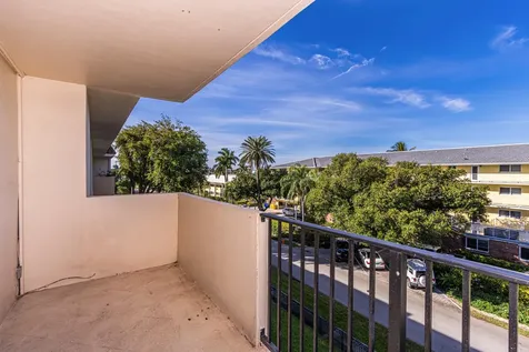1000 Spanish River Road Boca Raton FL 33432