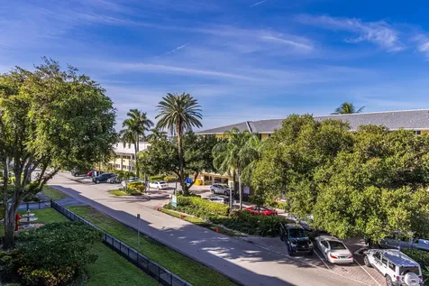 1000 Spanish River Road Boca Raton FL 33432