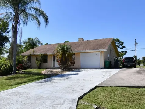 109 Sw Meade Circle Port Saint Lucie FL 34953