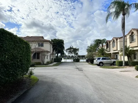 6787 Via Regina Boca Raton FL 33433