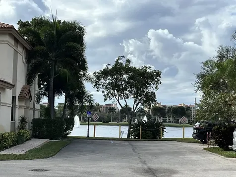 6787 Via Regina Boca Raton FL 33433
