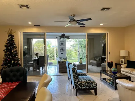 6787 Via Regina Boca Raton FL 33433