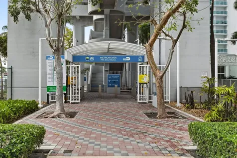 31 Se 6th Street Miami FL 33131