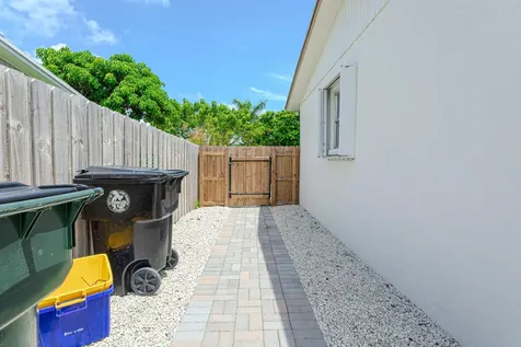 1717 16th Court Lake Worth Beach FL 33460