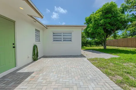 1717 16th Court Lake Worth Beach FL 33460