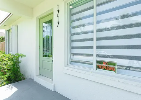 1717 16th Court Lake Worth Beach FL 33460