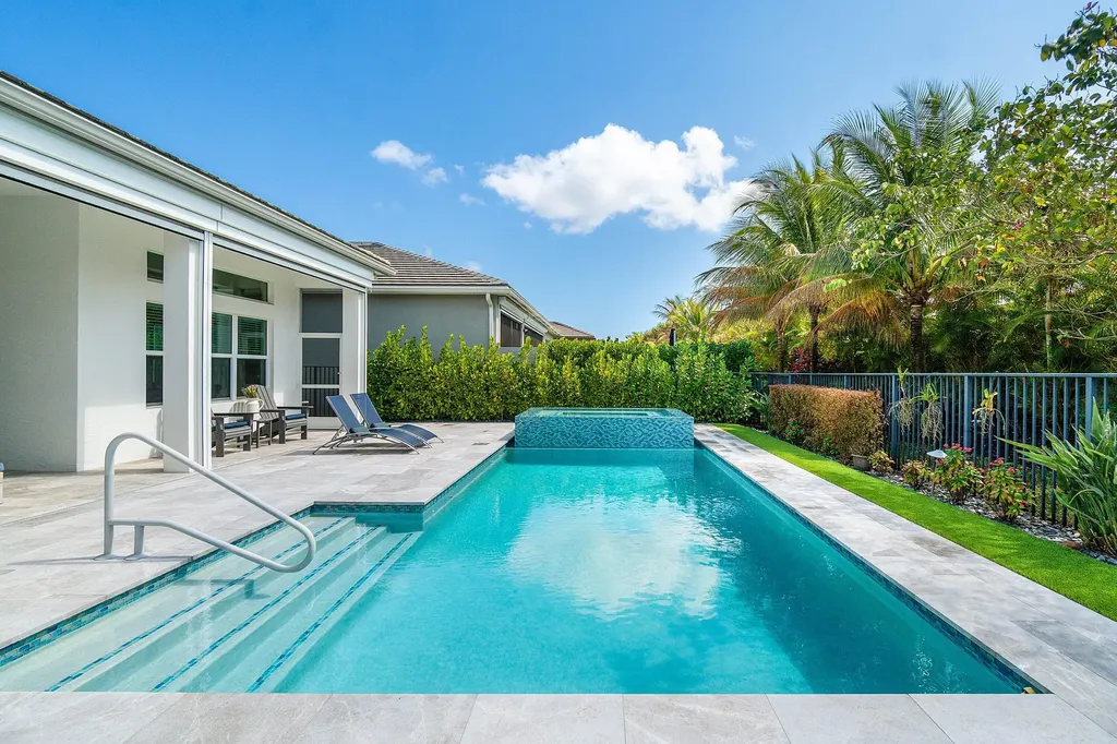 9918 Pecorino Isle Boynton Beach FL 33473