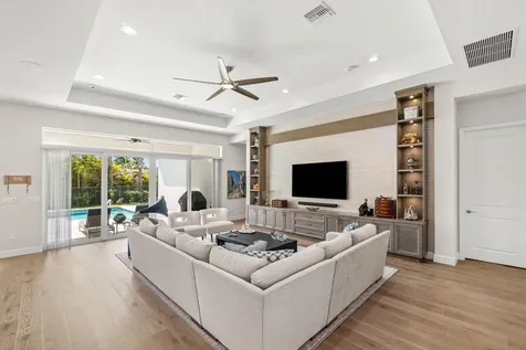 9918 Pecorino Isle Boynton Beach FL 33473