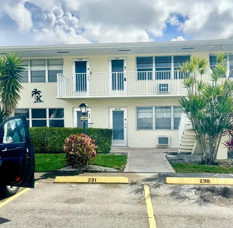 231 Berkshire K West Palm Beach FL 33417