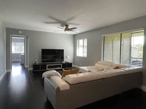 516 Shady Pine Way Greenacres FL 33415