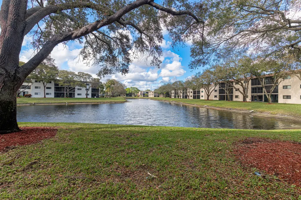 15456 Pembridge Drive Delray Beach FL 33484