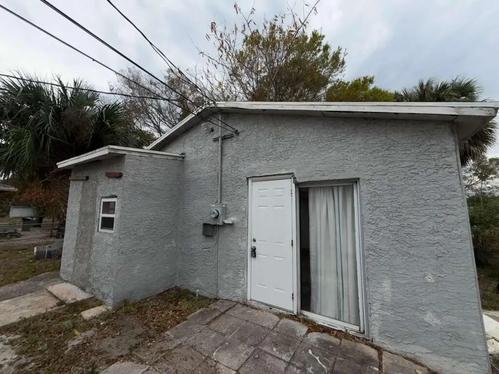 701 N 9th Street Fort Pierce FL 34950