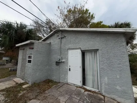 701 N 9th Street Fort Pierce FL 34950