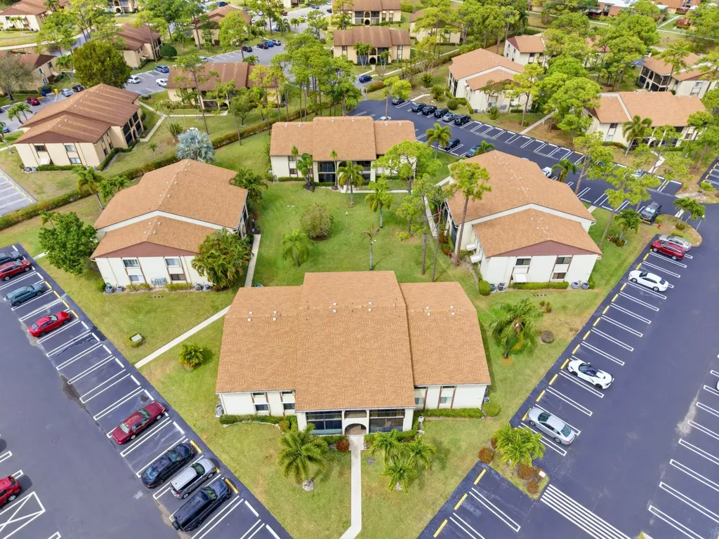 331 Knotty Pine Circle Greenacres FL 33463