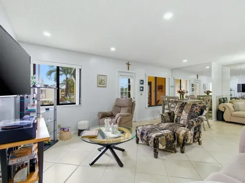 331 Knotty Pine Circle Greenacres FL 33463