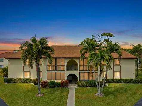 331 Knotty Pine Circle Greenacres FL 33463