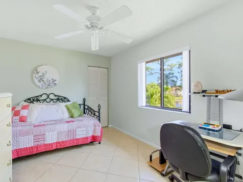331 Knotty Pine Circle Greenacres FL 33463