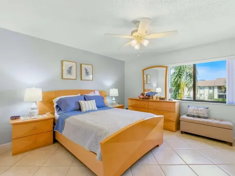 331 Knotty Pine Circle Greenacres FL 33463