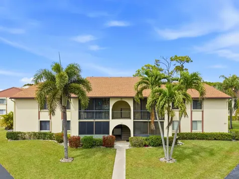 331 Knotty Pine Circle Greenacres FL 33463