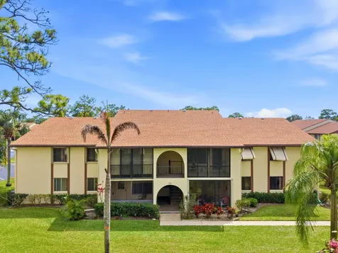 331 Knotty Pine Circle Greenacres FL 33463