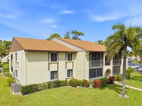 331 Knotty Pine Circle Greenacres FL 33463
