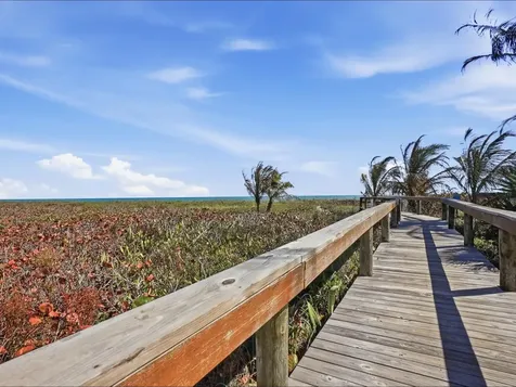 3206 S Lakeview Circle Hutchinson Island FL 34949