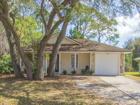 1304 32nd Avenue Vero Beach FL 32968