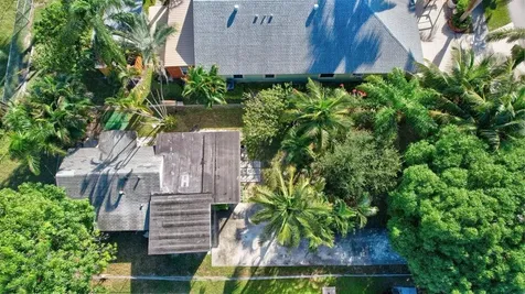 237 SW 3rd Avenue Delray Beach FL 33444