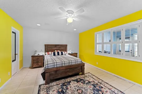 201 Country Lane Boynton Beach FL 33435